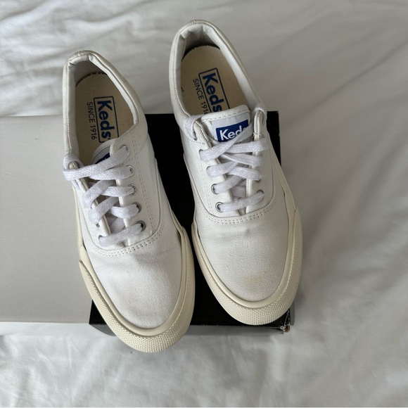 Keds Women's Champion Sneaker in white (size 5) - Picture 3 of 8